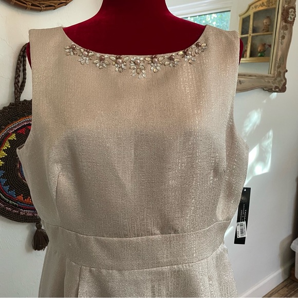 Tahari Arthur S. Levine Dressy Dress! NWT Gorgeous Muted Gold! Size 14 - Picture 3 of 11